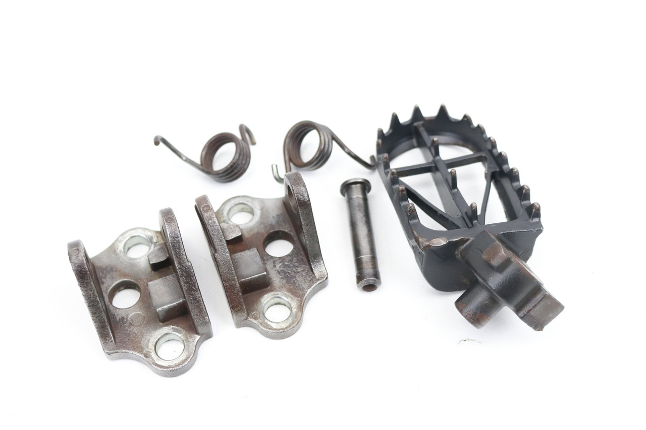 YZ250F 10-23 YZ450F 10-22 Left Foot Peg & Mount Set Yamaha 17D-27411-00-00 #319