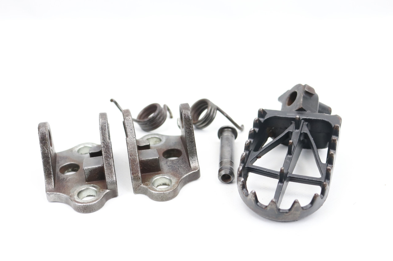 YZ250F 10-23 YZ450F 10-22 Left Foot Peg & Mount Set Yamaha 17D-27411-00-00 #319