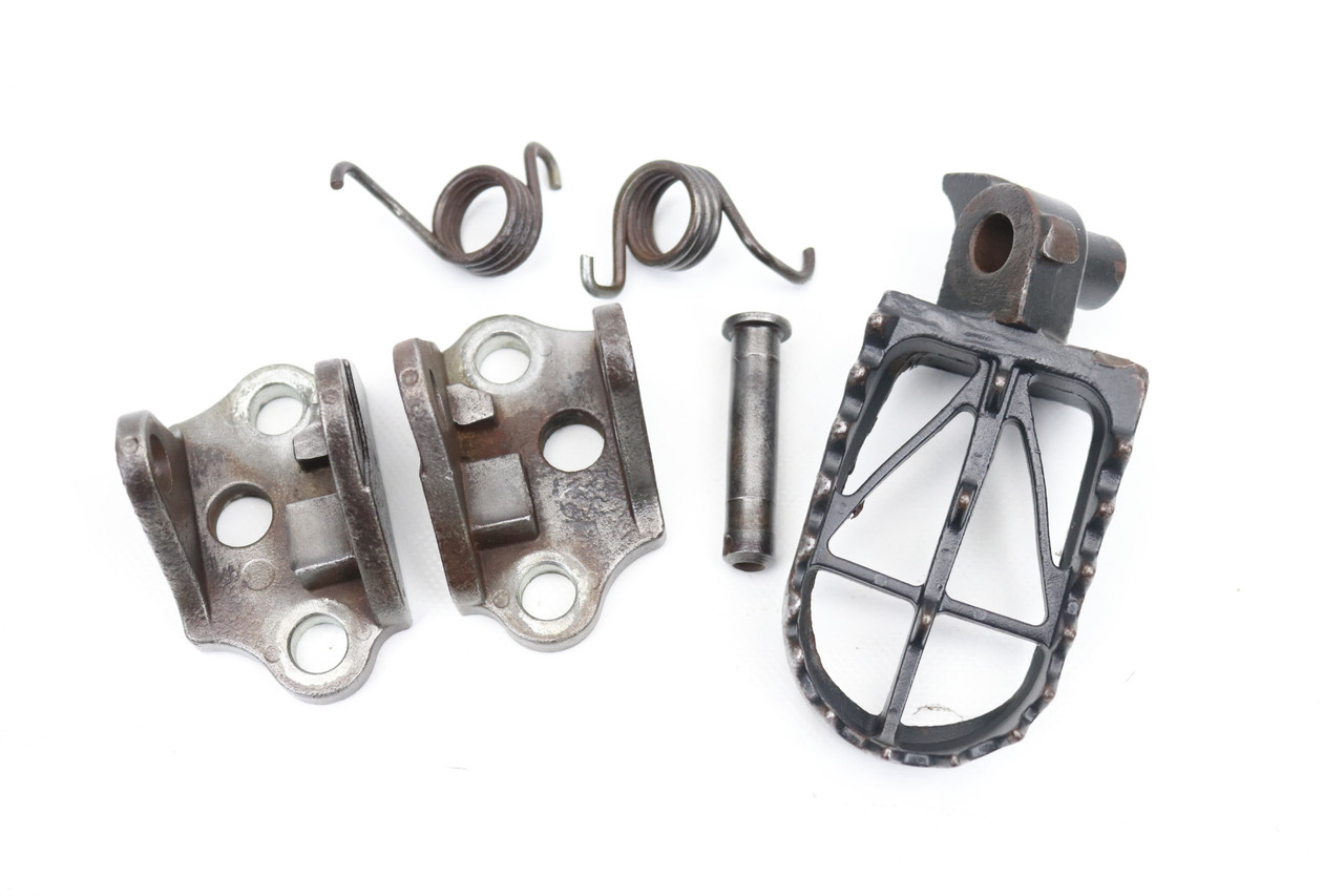 YZ250F 10-23 YZ450F 10-22 Left Foot Peg & Mount Set Yamaha 17D-27411-00-00 #319