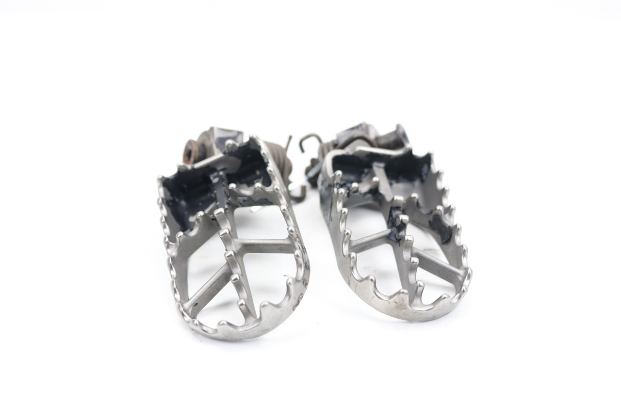 YZ / YZF 97-25 Footrests LH+RH Footpegs & Pins Yamaha 5ET-27411-00-00 #118