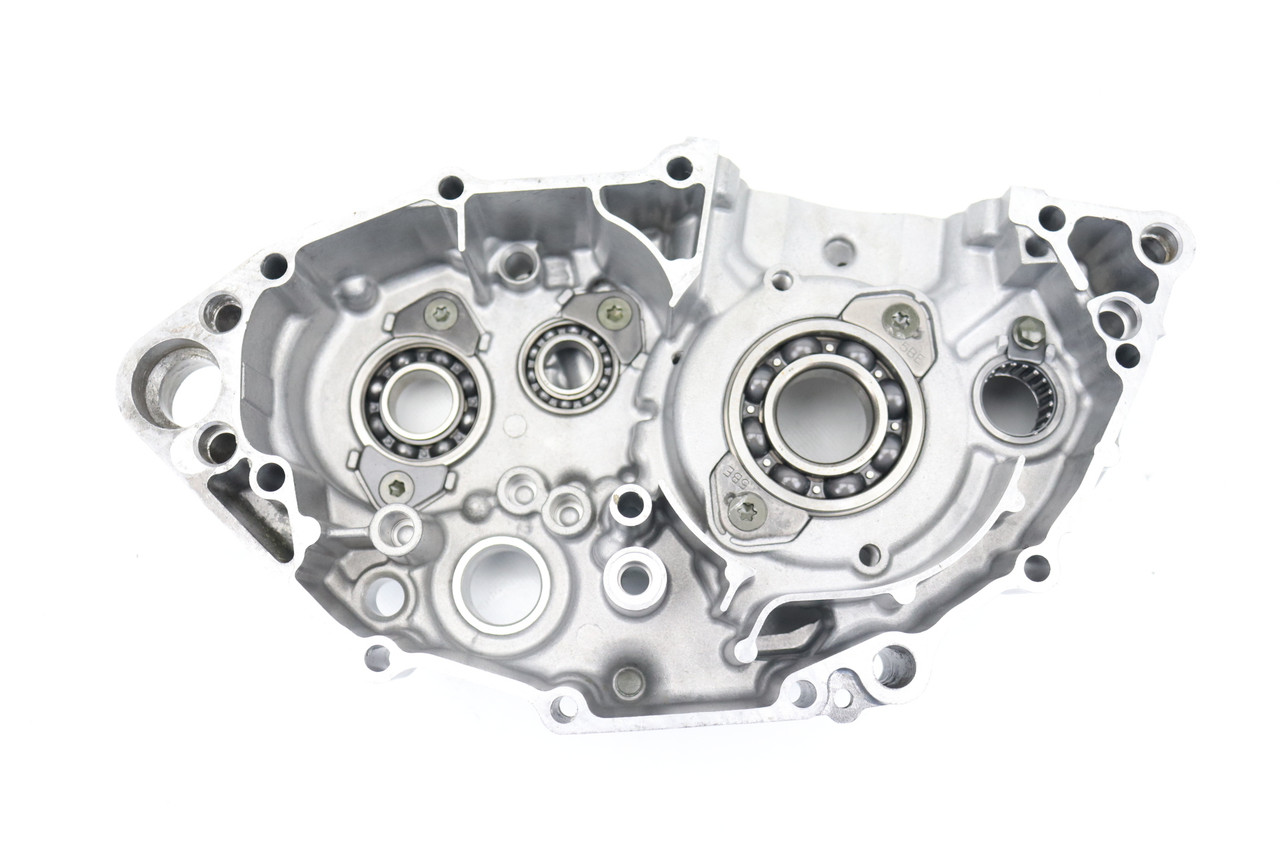 YZ250F 03-05 / WR250F 2002 Left Crankcase Engine Case Yamaha 5XC-15100-09-YX-00 #118