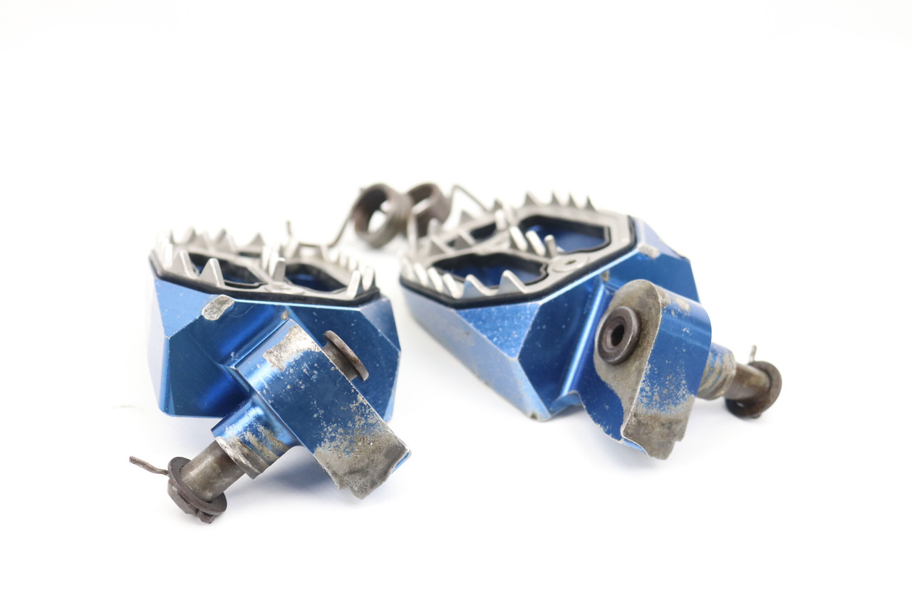 YZ / YZF / WRF 07-21 Footrests LH+RH Footpegs & Pins MX-Pro #132