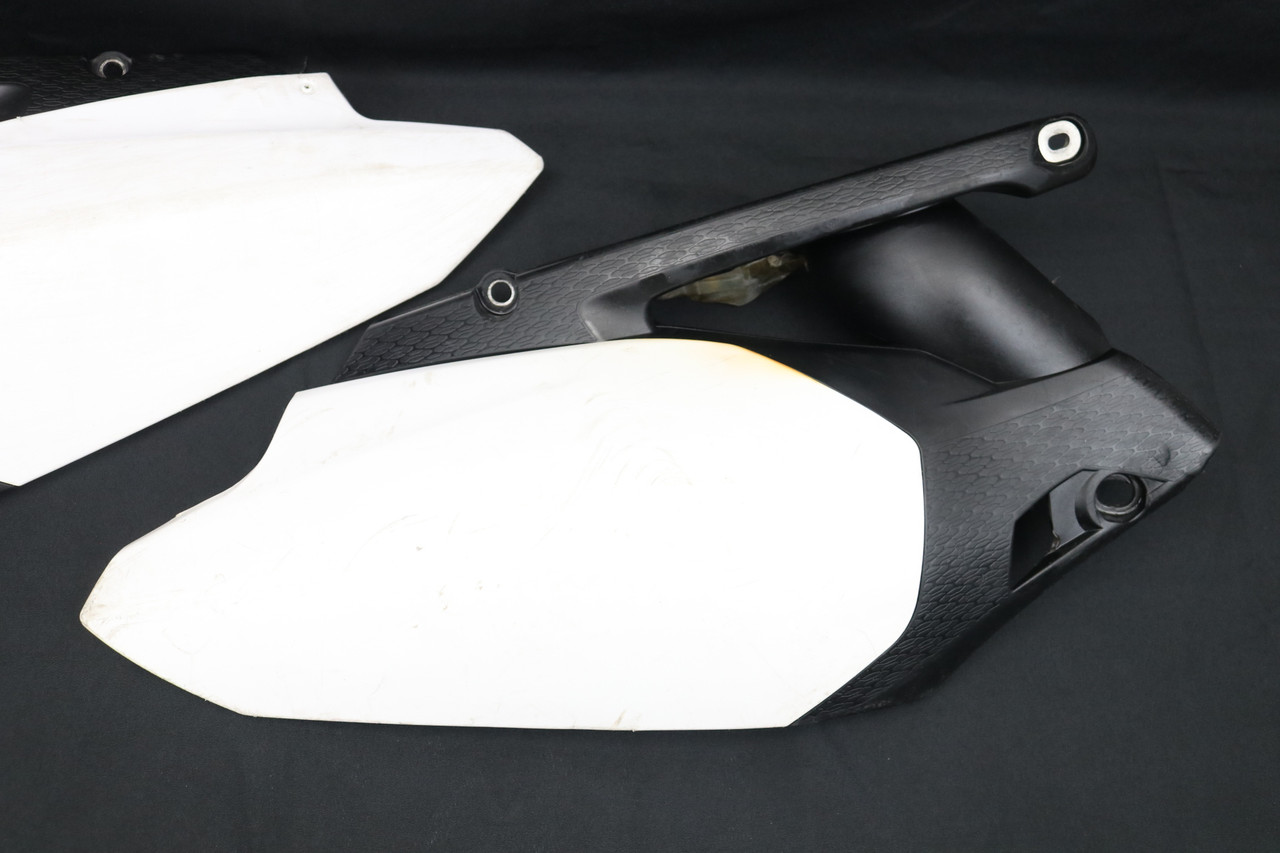 YZ450F 2010-2013 Side Panels Plastics Yamaha 33D-21720-01-00 #324