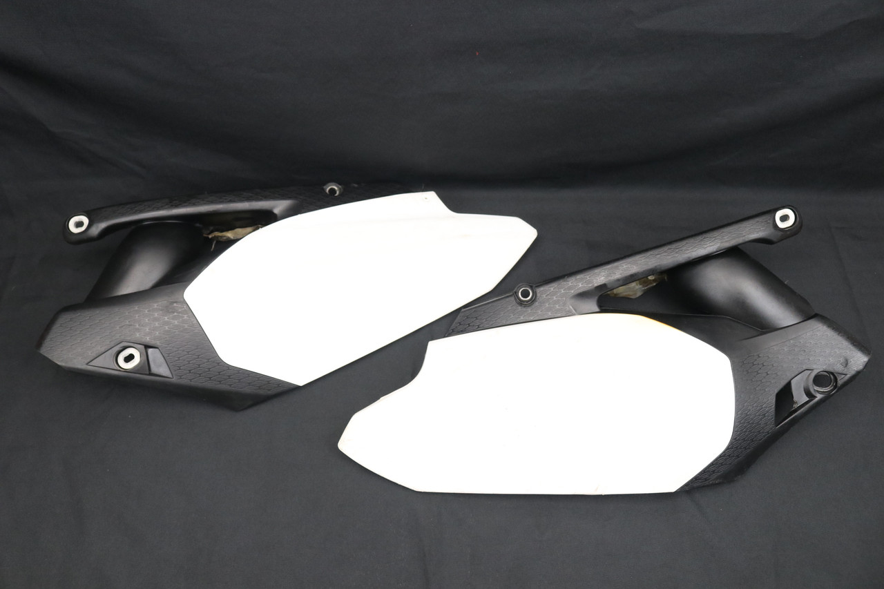 YZ450F 2010-2013 Side Panels Plastics Yamaha 33D-21720-01-00 #324