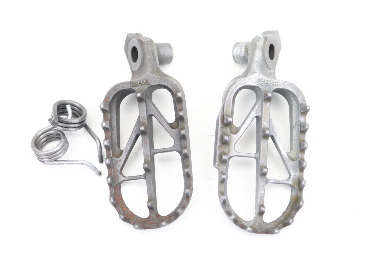 RM-Z250 10-15 RM-Z450 08-14 Footrests LH+RH Footpegs Suzuki 43551-28H10 #328