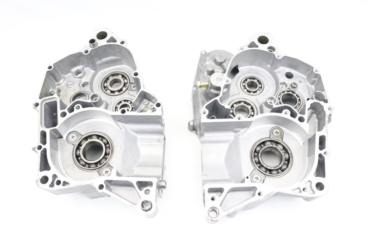 RM-Z250 2011-2012 Crankcase Set Engine Cases Suzuki 11301-49821 #328