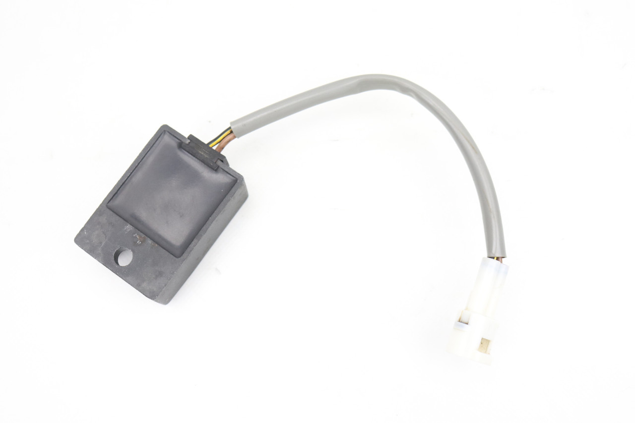 KLX300R 97–07 KDX200 97–06 Voltage Regulator Kawasaki 21066-1072 #331