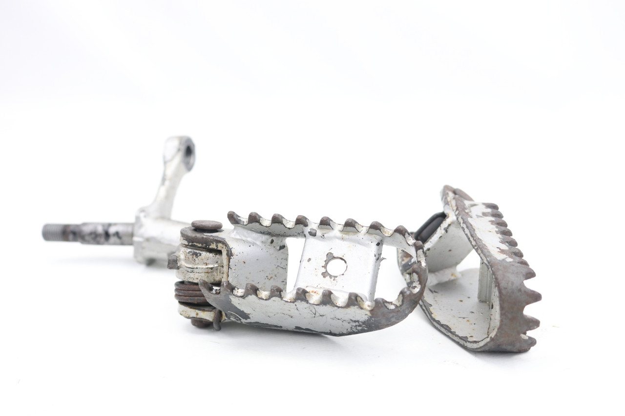 KLX300R 2005-2007 Footrests LH+RH Footpegs & RH Mount Kawasaki #331