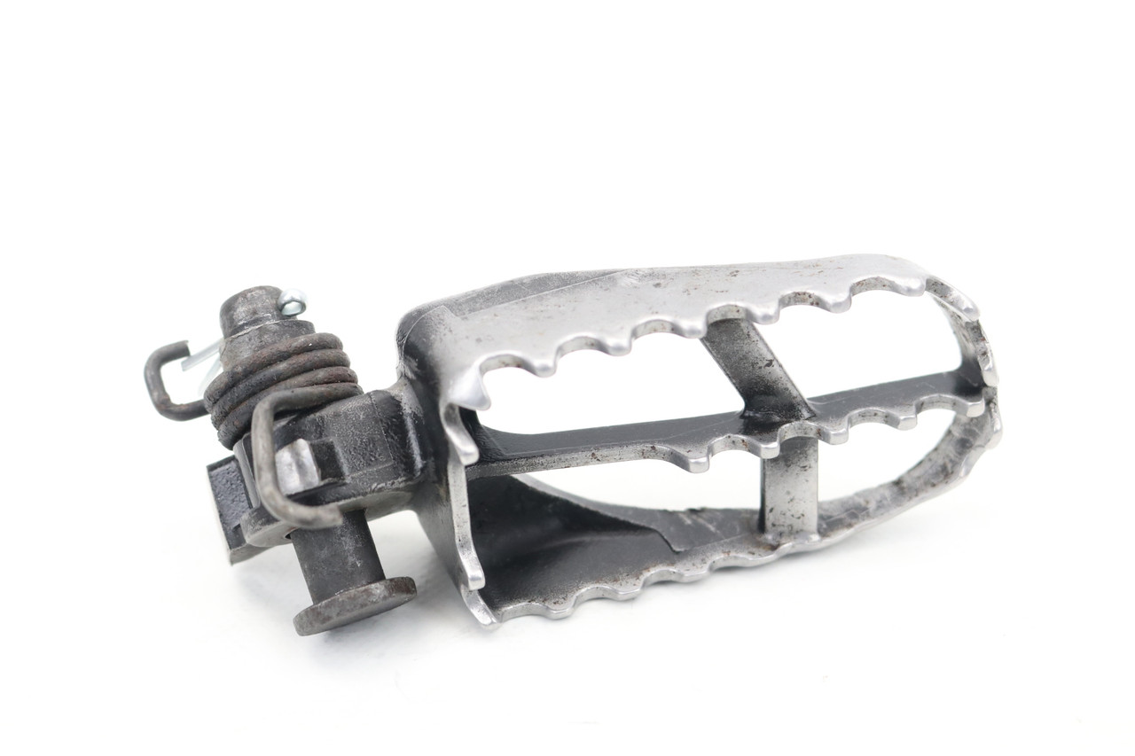 YZ125 YZ250 1999-2003 Footrest Left Hand Footpeg Yamaha 5ET-27411-00-00 #334