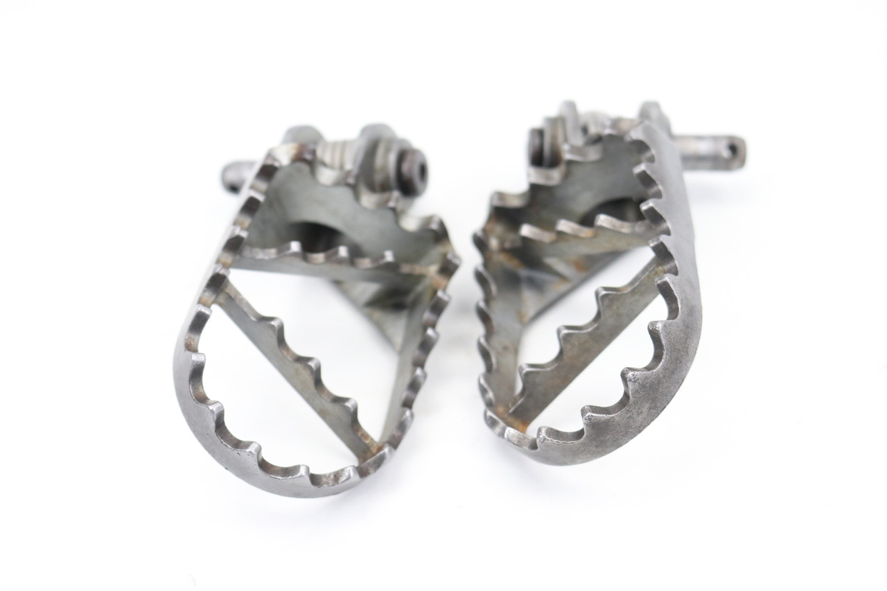 50-105 SX SXS XC 2006-2017 Footrests LH+RH Footpegs KTM 47103040033 #336
