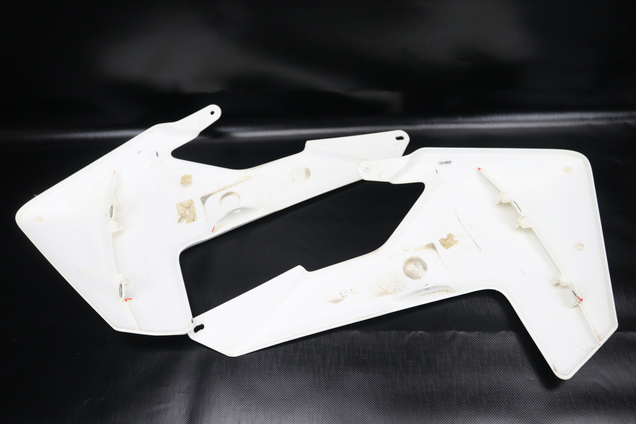 125-450 FC FX TC TX 2017 Tank Shrouds Tank Plastics Pair Husqvarna 2500805400028A #337