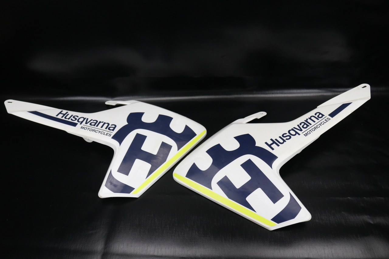 125-450 FC FX TC TX 2017 Tank Shrouds Tank Plastics Pair Husqvarna 2500805400028A #337
