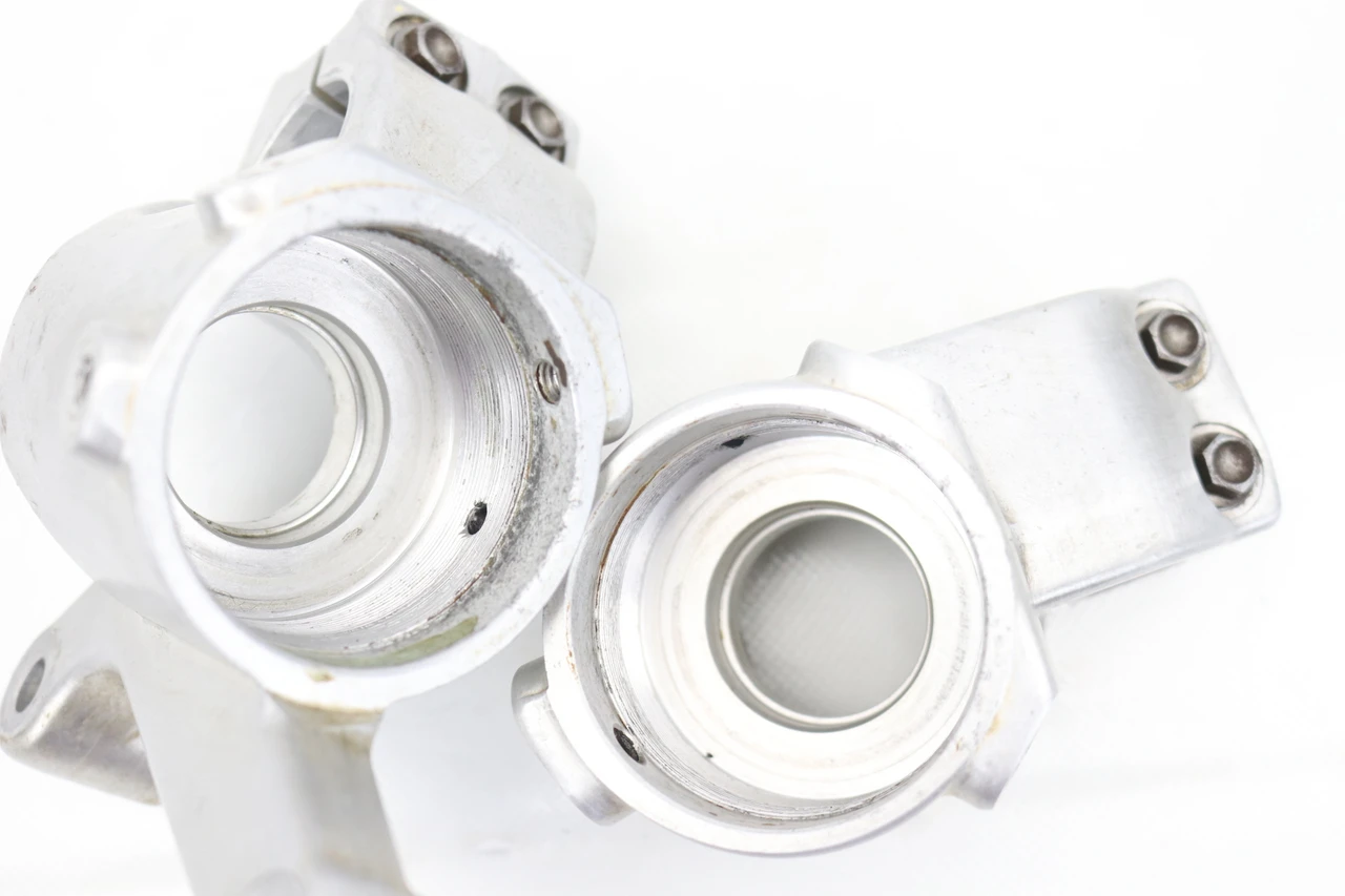 125-510 CR WR TC TXC 2008-2009 Front Fork Lower Lugs Pair Husqvarna 8000B1693 #343