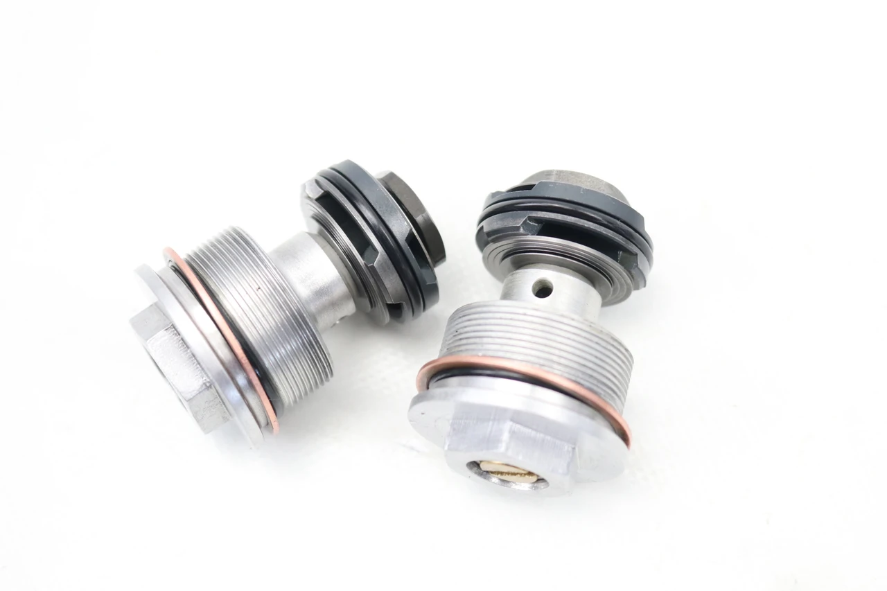 85-560 SX SX-F XC-F EXC 2003-2007 Fork Lower Centre Bolts KTM 48600586S3 #183