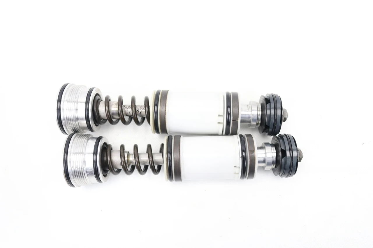 YZ250F 2006-2007 Fork Top Cap Adjusters Pair Yamaha 5XC-2316A-R0 #218