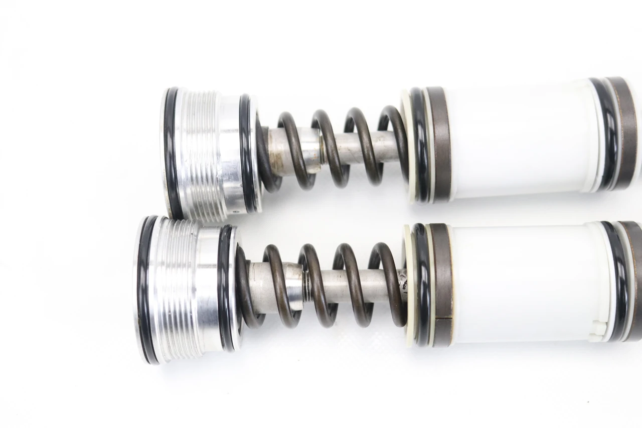 YZ250F 2006-2007 Fork Top Cap Adjusters Pair Yamaha 5XC-2316A-R0 #218