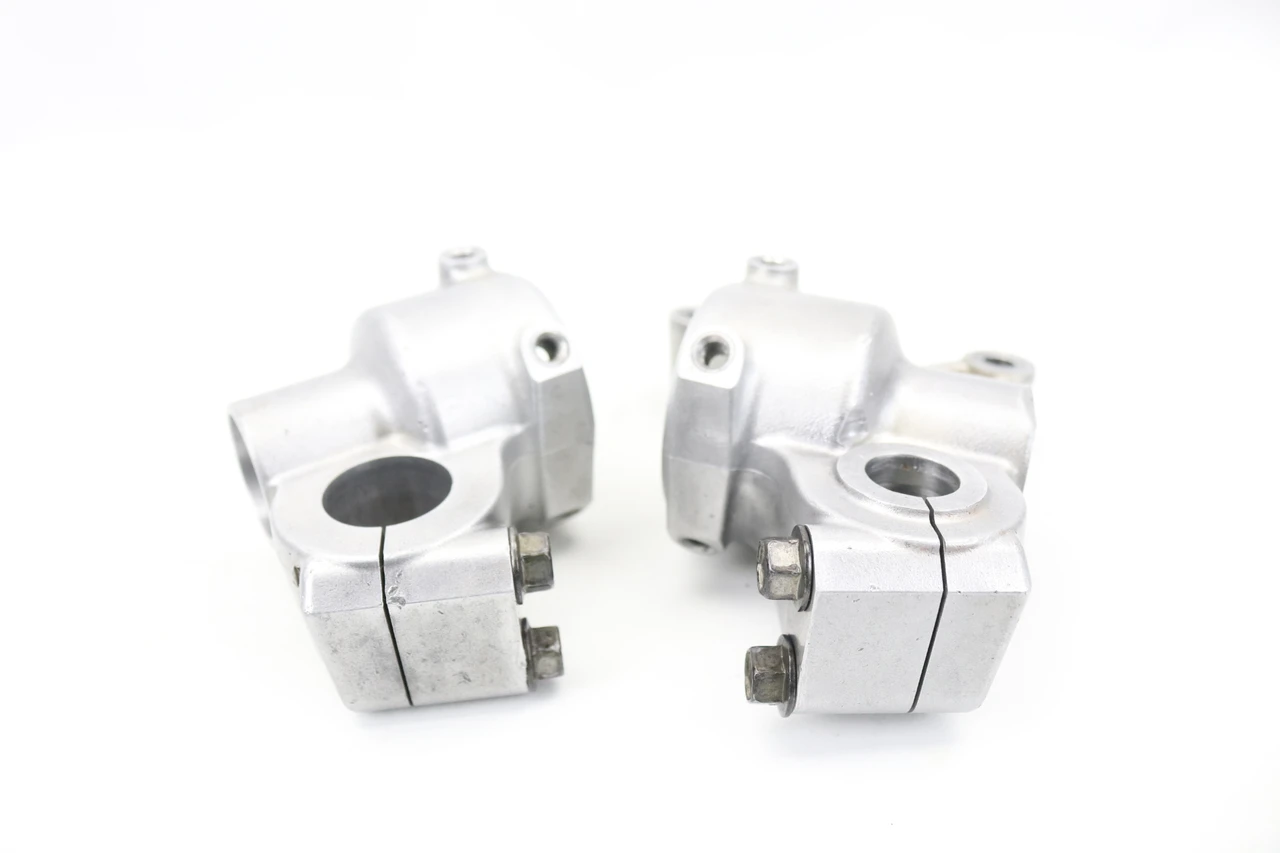 YZ250F 2008-2014 Front Fork Lower Lugs Pair Yamaha 5XC-23120-N0 #230
