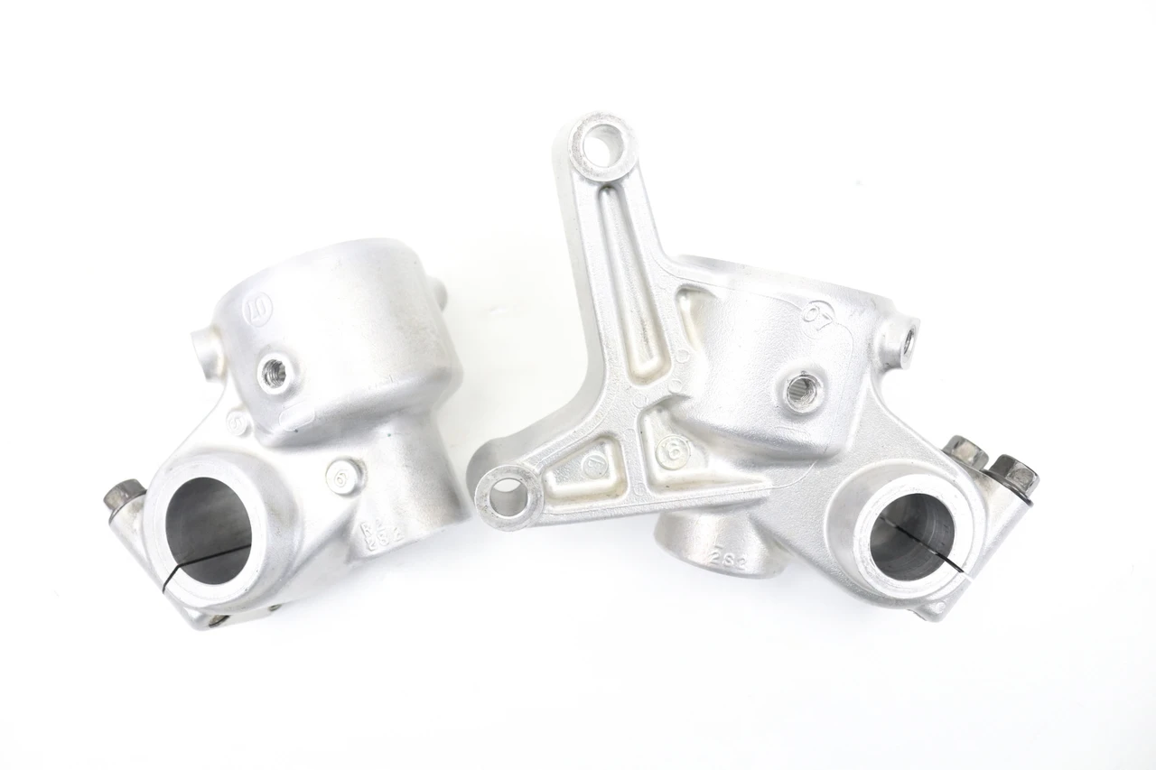 YZ250F 2008-2014 Front Fork Lower Lugs Pair Yamaha 5XC-23120-N0 #230