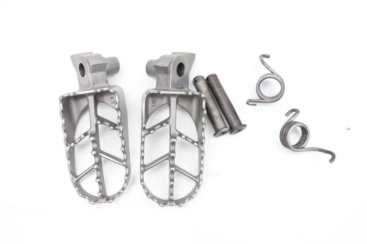 YZ250F YZ450F 2004-2007 Footrests LH+RH Footpegs Yamaha 5XE-27421-02 #344