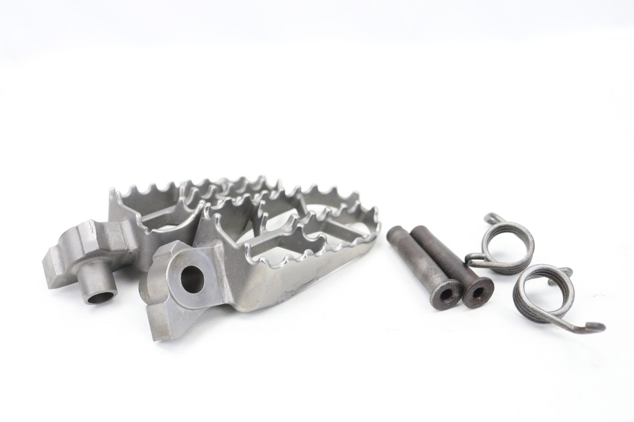 YZ250F YZ450F 2004-2007 Footrests LH+RH Footpegs Yamaha 5XE-27421-02 #344