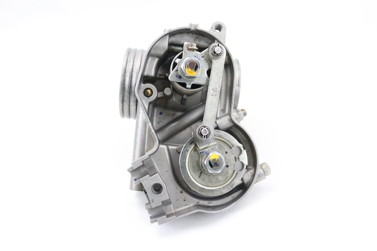 RM-Z250 2013-2015 Throttle Body Housing Throttle Linkage Suzuki 13041-49H11 #346
