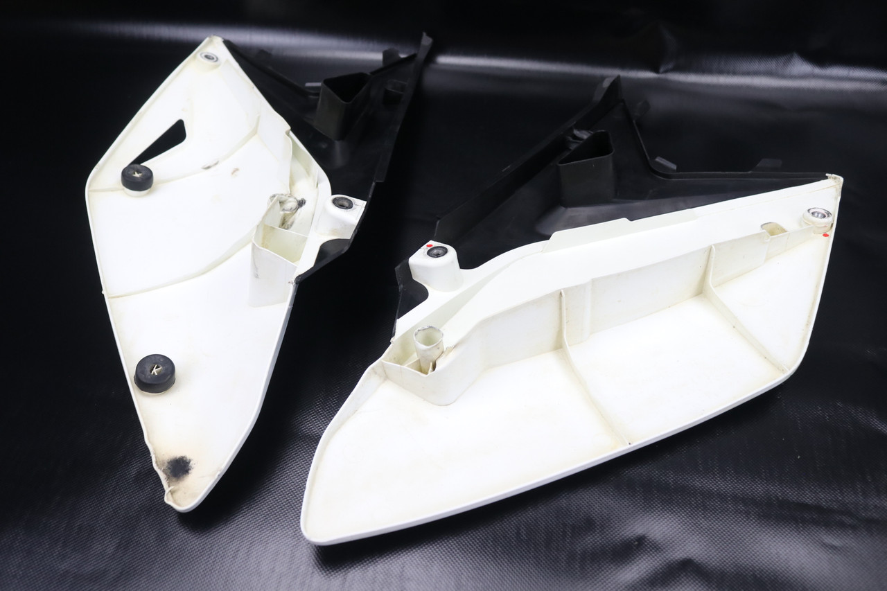 RM-Z250 2013 Side Panels Plastics Suzuki 47210-49H01-8YM #346