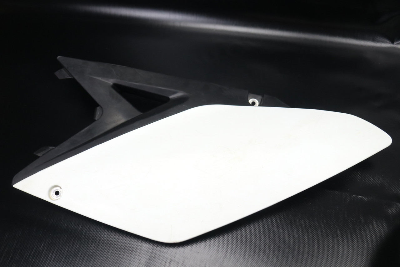 RM-Z250 2013 Side Panels Plastics Suzuki 47210-49H01-8YM #346