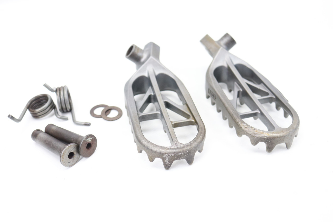 RM-Z250 10-15 RM-Z450 08-14 Footrests LH+RH Footpegs Suzuki 43551-28H10 #346