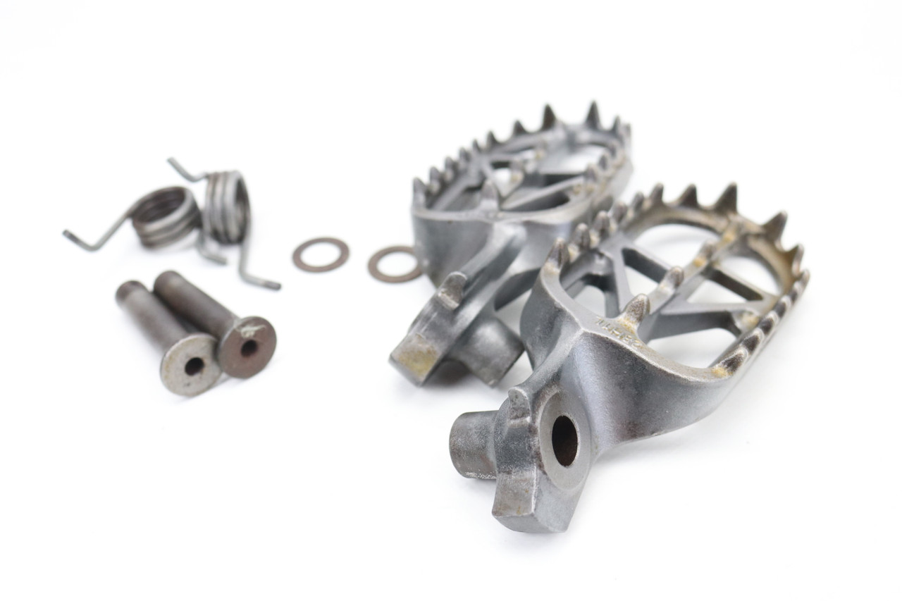 RM-Z250 10-15 RM-Z450 08-14 Footrests LH+RH Footpegs Suzuki 43551-28H10 #346