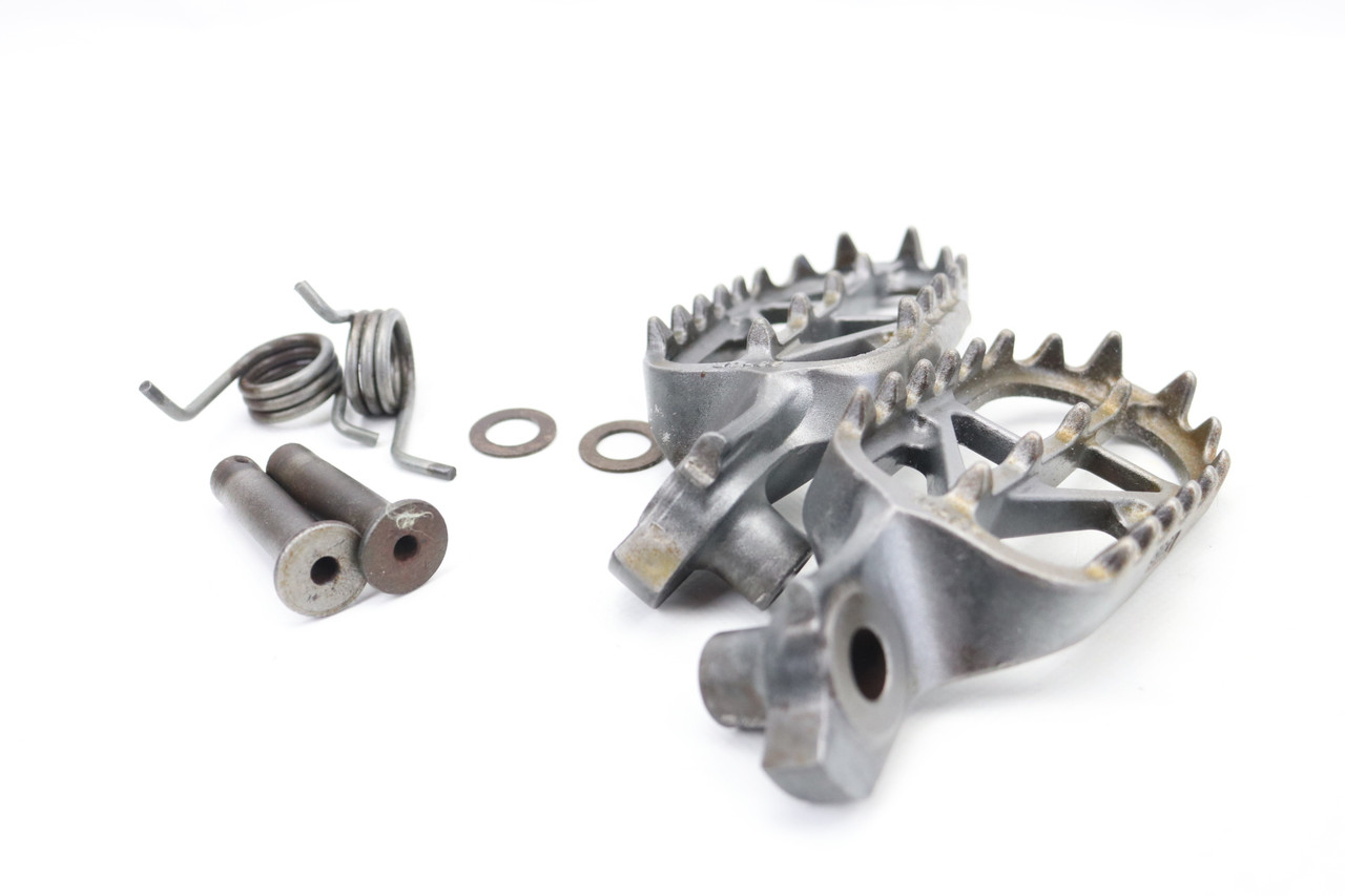 RM-Z250 10-15 RM-Z450 08-14 Footrests LH+RH Footpegs Suzuki 43551-28H10 #346
