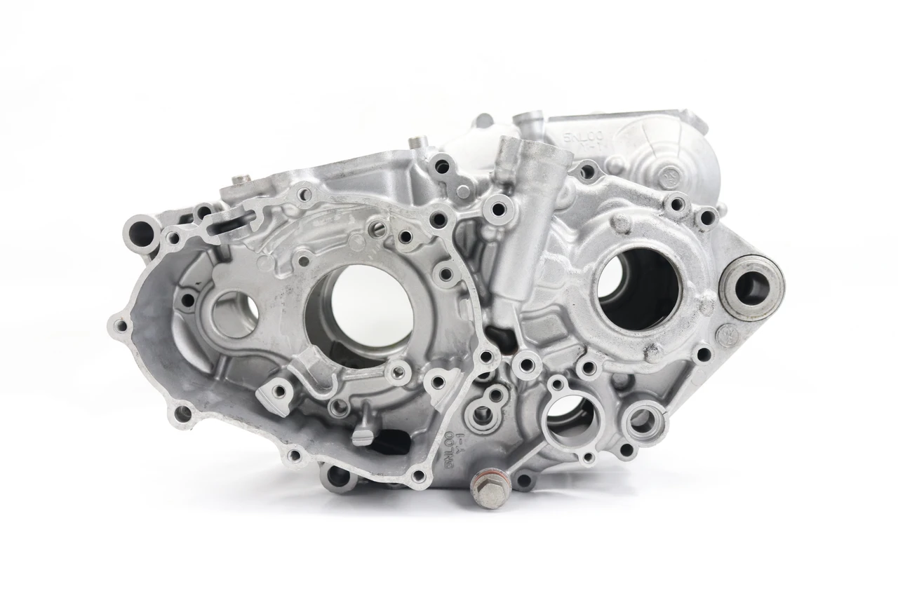 YZ250F WR250F 2001 Crankcase Set Engine Yamaha 5NL-15100-00-YX #68