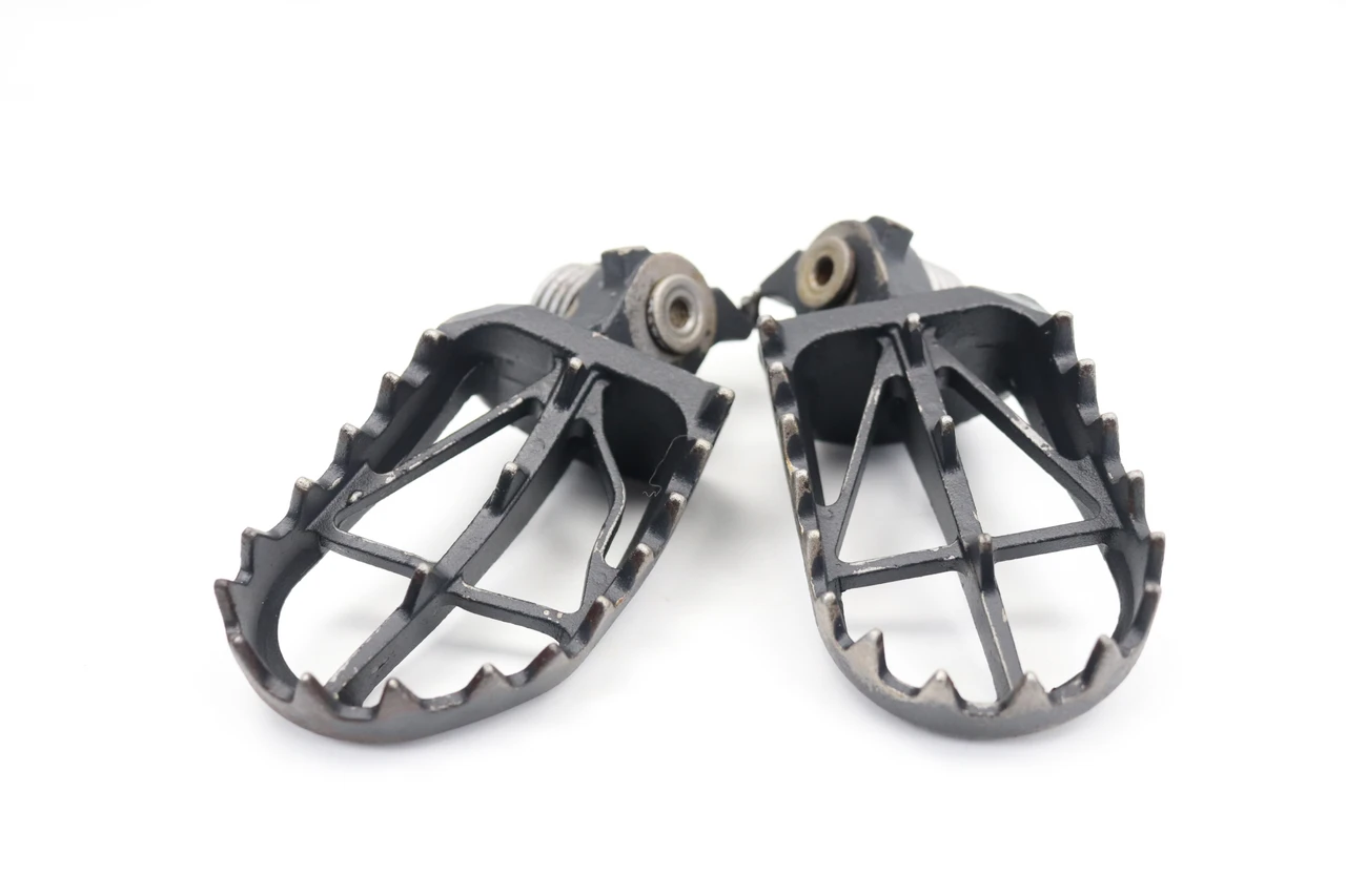 YZ250F 01-03 WR250F 01-06 Footrests LH+RH Footpegs & Pins Yamaha #68