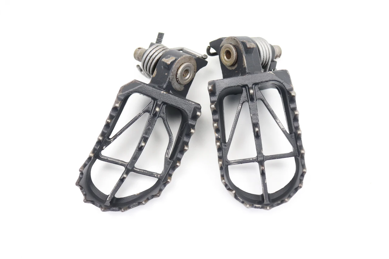 YZ250F 01-03 WR250F 01-06 Footrests LH+RH Footpegs & Pins Yamaha #68