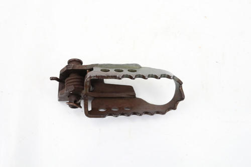 TTR125 00-04 TTR125E 03-04 Left Foot Peg Step Yamaha 4DA-27411-00-00 #63