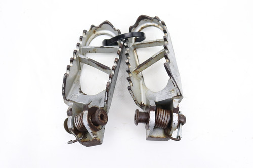 KX85 01–22 KX100 00–05 Footrests LH+RH Footpegs & Pins Kawasaki 340281499CE #275