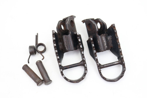 RM85 03-06 RM85L 03-06 Footrests LH+RH Footpegs & Pins Suzuki 43560-03B00-019 #288