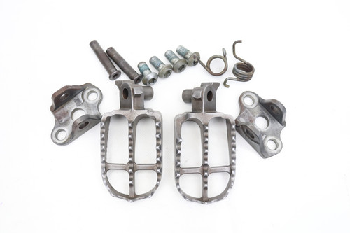 YZF / WRF 07-21 Footrests LH+RH Footpegs & Pins Yamaha #290