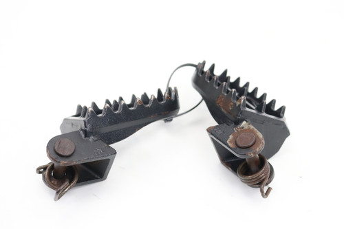 KLX300R 1997–2007 Footrests LH+RH Footpegs & Pins Kawasaki 34028-1361 #311