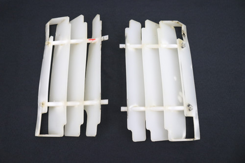 KDX200 98-06 KLX300R 98-07 Radiator Louver Fins Pair Left & Right Kawasaki 14037-1099-RZ #312