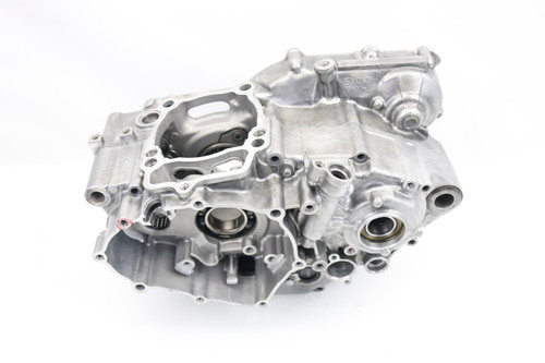 YZ250F 2006 Crankcase Set Engine Cases Yamaha 5XC-15150-13-YX-00 #305B