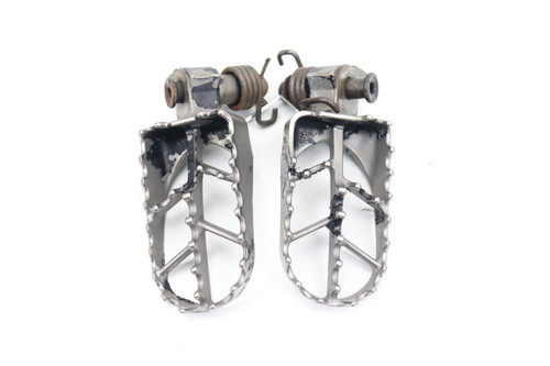 YZ / YZF 97-25 Footrests LH+RH Footpegs & Pins Yamaha 5ET-27411-00-00 #118