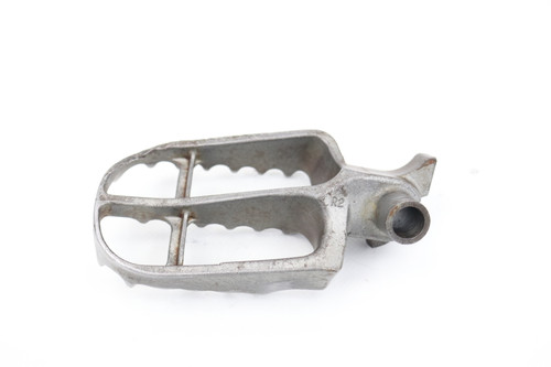 YZF / YZ / WRF 10-25 Footrest Right Hand Footpeg Yamaha 17D-27421-00-00 #324