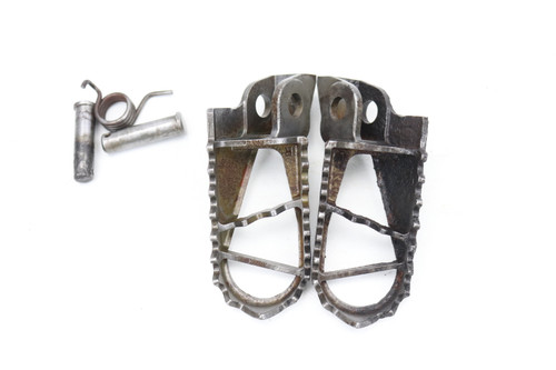 RM85 04-23 RM85L 04-22 Footrests LH+RH Footpegs Suzuki 43561-14D21 #339