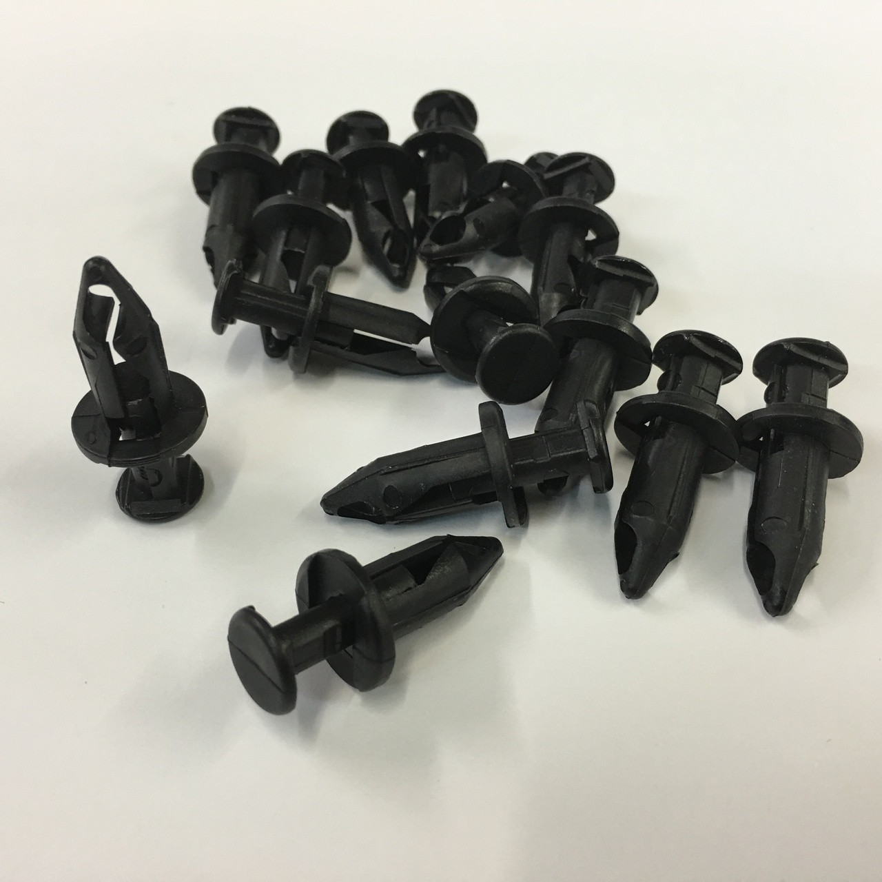 Black Nylon Replacement Push-Pins - Package of 20 (All Spyders/Rykers)