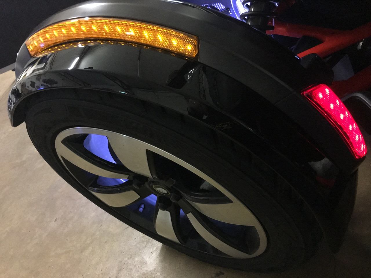 2015-18 F3 FRONT FENDER  NEXT GEN COMPLETE LED REFLECTOR KIT BY SHOW CHROME. FITS ALL F3 SPYDERS WITH THE NEW STYLE FENDERS. INCLUDES CUSTOM PLUG AND PLAY WIRING HARNESS. (SPY246)