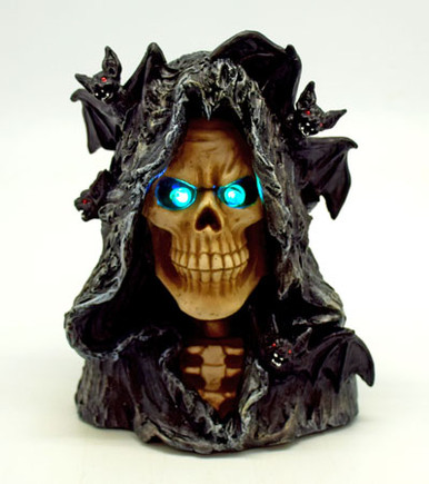 Statue with LED Color Changing Eyes - 6.5"