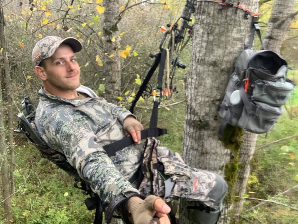 thumbnail image 2 of Hunting Saddle Back Band - Adjustable Support For Tree Stand Hunting 2 of 10