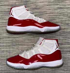 AIR JORDAN 11 "CHERRY" (SIZE 11)