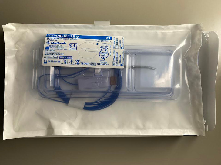 1884012EM Medtronic BLADE RAD12 4mm M4 ROTATE 4.0 mm RAD™ 12 Curved Rotatable Blade with Automated EM Trackingv