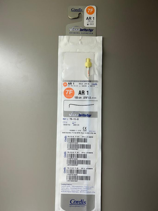 Cordis VISTA BRITE TIP 7F AR1 Guiding Catheter 778-110-00